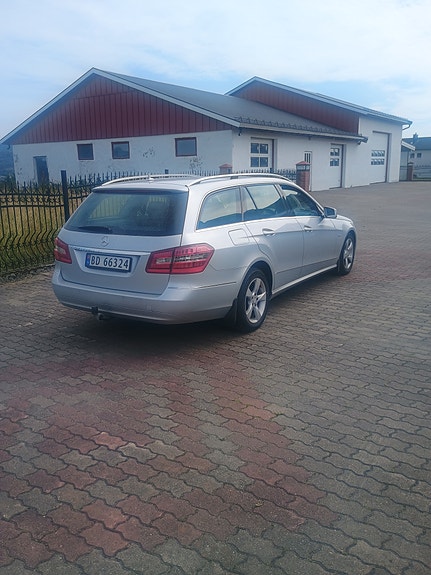 Mercedes-Benz E200 d 4 of 15