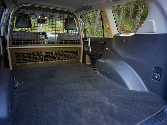Toyota Land Cruiser 10 of 30