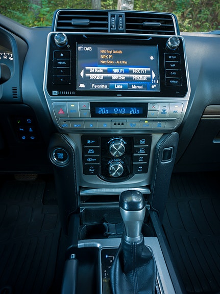 Toyota Land Cruiser 3 of 30