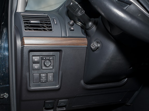 Toyota Land Cruiser 30 of 30