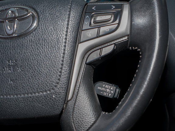 Toyota Land Cruiser 26 of 30