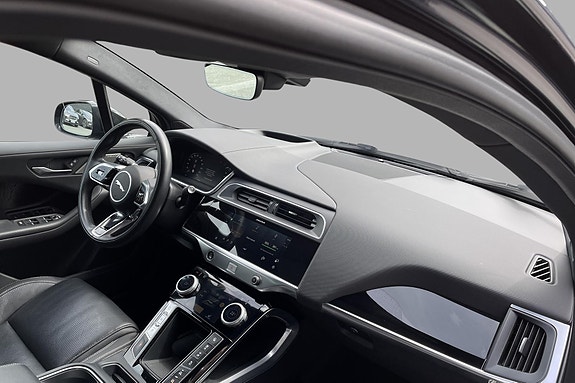 Jaguar I-PACE 10 of 15