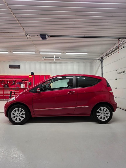 Mercedes-Benz A160 d 2 of 20