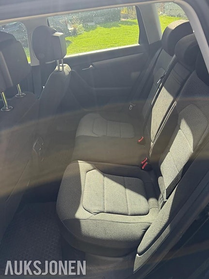 Volkswagen Passat 9 of 9