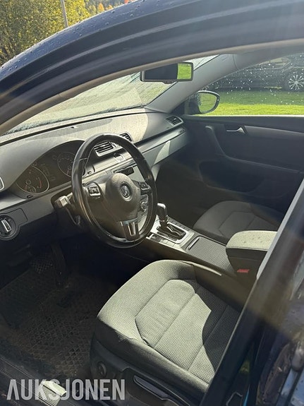 Volkswagen Passat 6 of 9