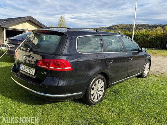 Volkswagen Passat 3 of 9