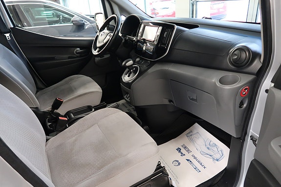 Nissan e-NV200 28 of 30