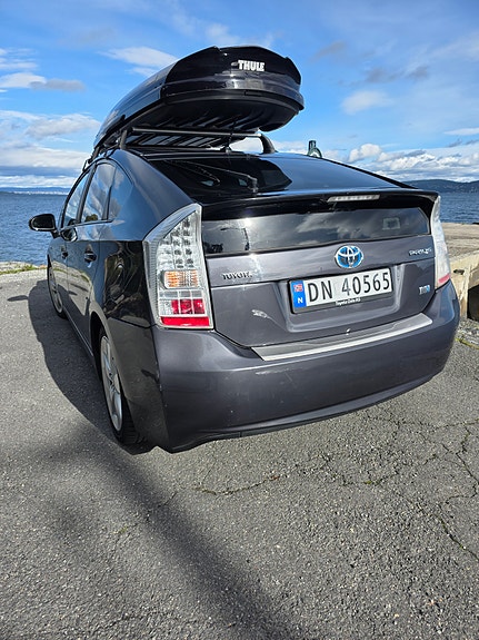 Toyota Prius 7 of 21