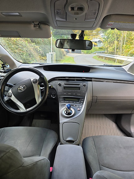 Toyota Prius 15 of 21