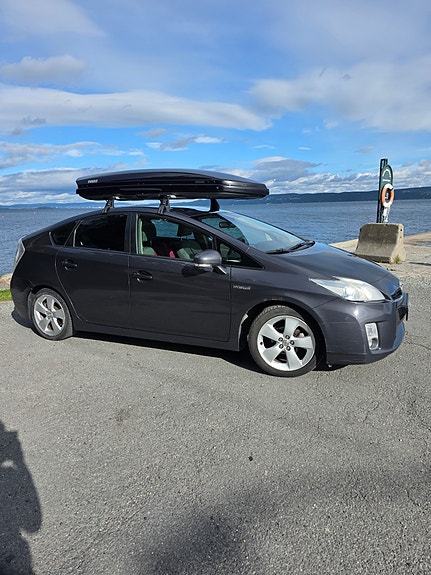Toyota Prius 10 of 21