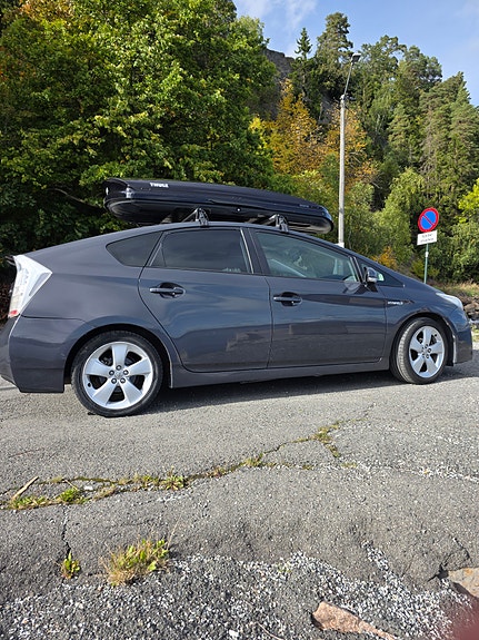 Toyota Prius 8 of 21