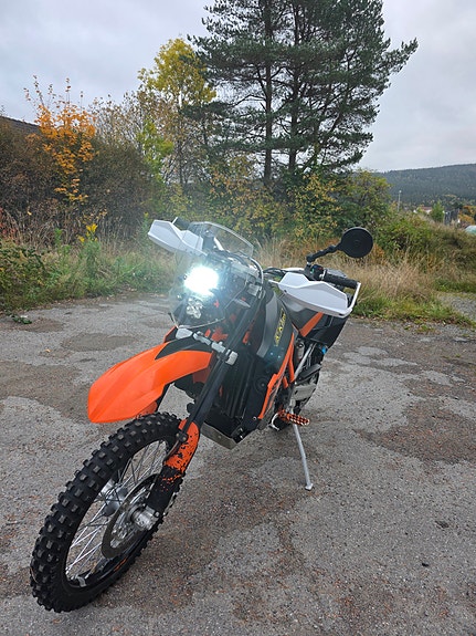 KTM 950 Superenduro 11 of 13