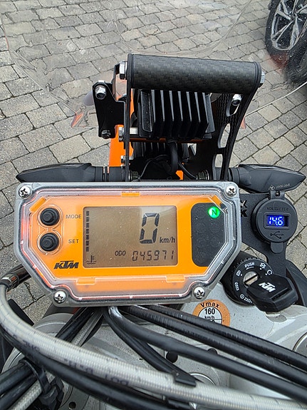 KTM 950 Superenduro 3 of 13