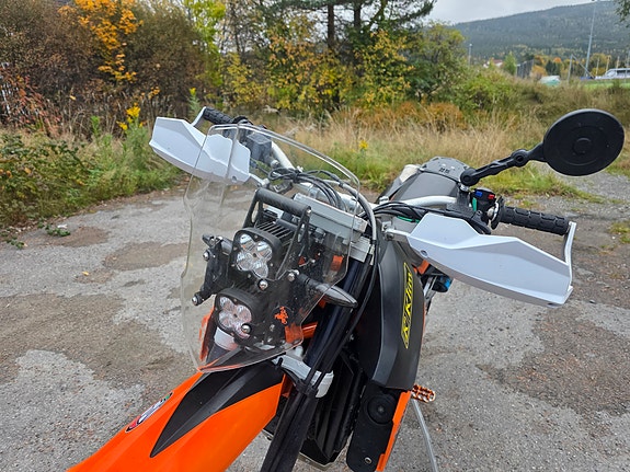 KTM 950 Superenduro 7 of 13