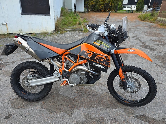 KTM 950 Superenduro 2 of 13