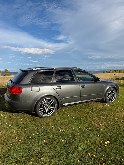 Audi A4 5 of 24