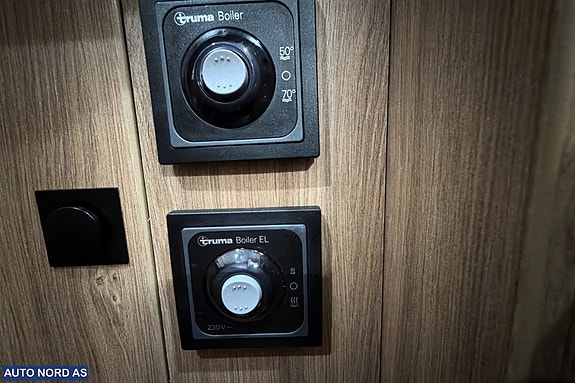 Challenger S217 Graphite Edition – Ford 165 HK Automat 17 of 20