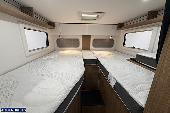 Challenger S217 Graphite Edition – Ford 165 HK Automat 13 of 20