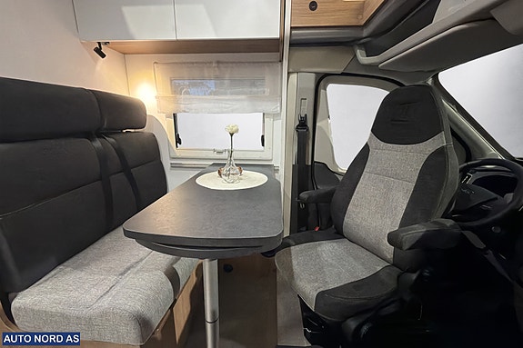 Challenger S217 Graphite Edition – Ford 165 HK Automat 20 of 20