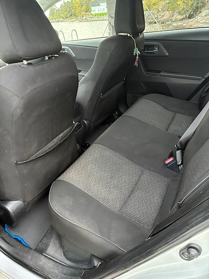 Toyota Auris 11 of 16