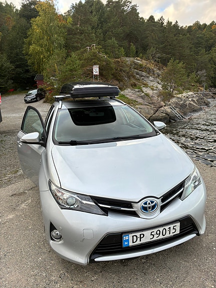 Toyota Auris 2 of 16