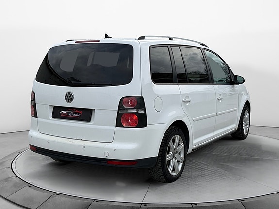 Volkswagen Touran 5 of 19