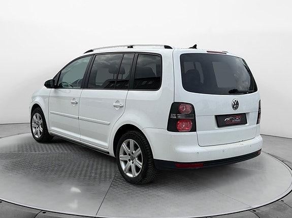 Volkswagen Touran 3 of 19
