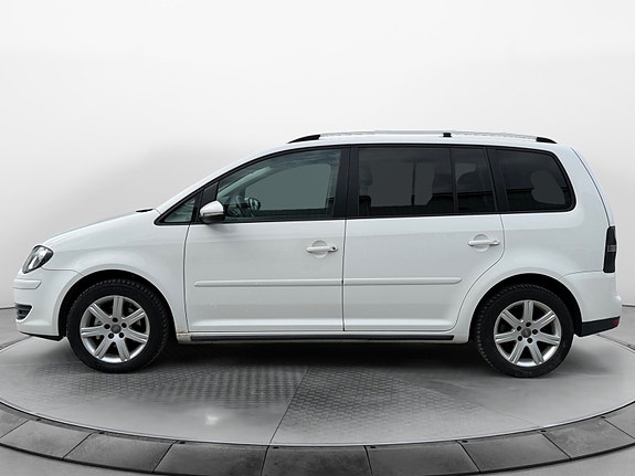 Volkswagen Touran 2 of 19