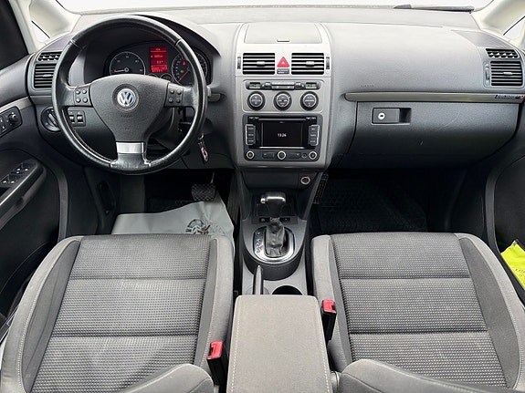 Volkswagen Touran 11 of 19
