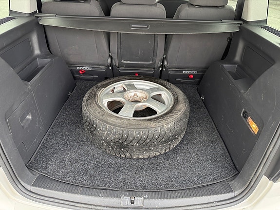 Volkswagen Touran 19 of 19