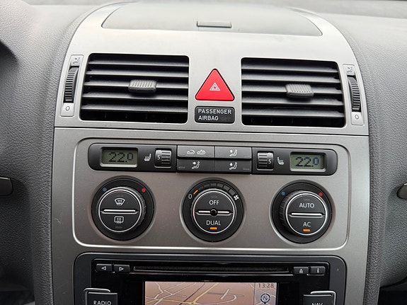 Volkswagen Touran 17 of 19