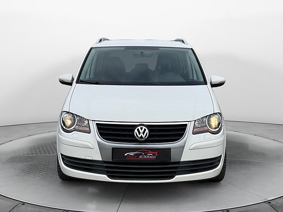 Volkswagen Touran 8 of 19