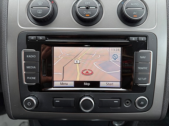 Volkswagen Touran 16 of 19
