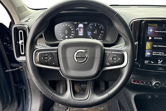 Volvo XC40 5 of 15