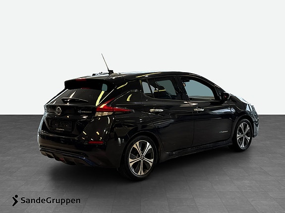 Nissan Leaf 5 of 15