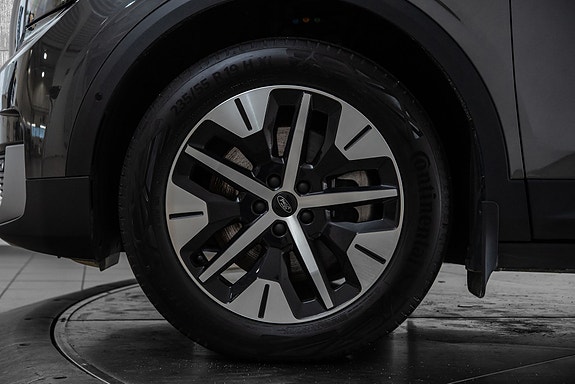 Ford Explorer 12 of 23