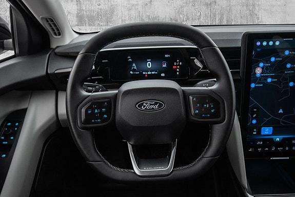 Ford Explorer 18 of 23