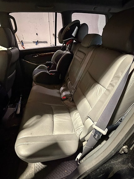 Toyota Land Cruiser 5 of 6