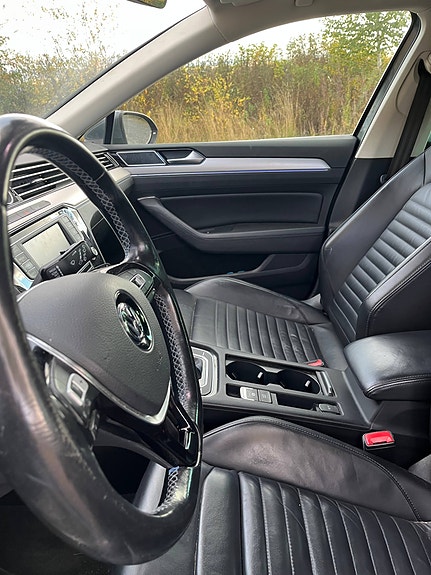 Volkswagen Passat 7 of 11