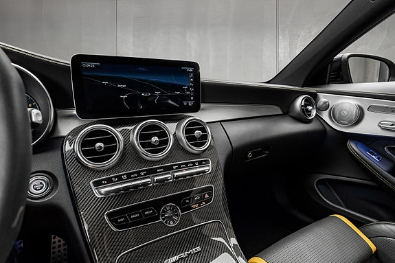 Mercedes-Benz C63 20 of 30