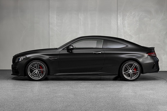 Mercedes-Benz C63 4 of 30