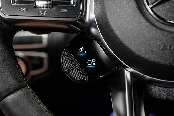 Mercedes-Benz C63 17 of 30