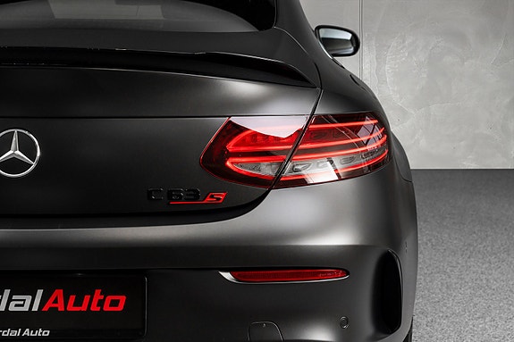 Mercedes-Benz C63 8 of 30
