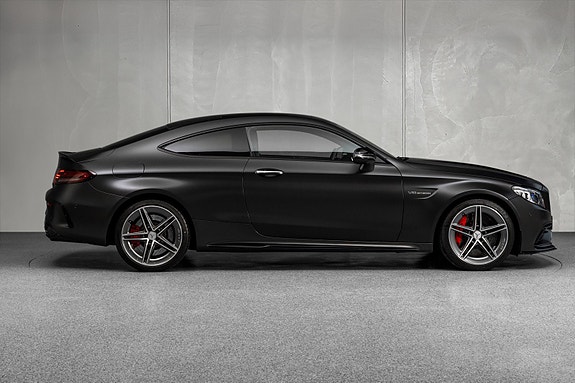 Mercedes-Benz C63 11 of 30
