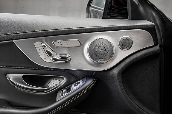 Mercedes-Benz C63 27 of 30