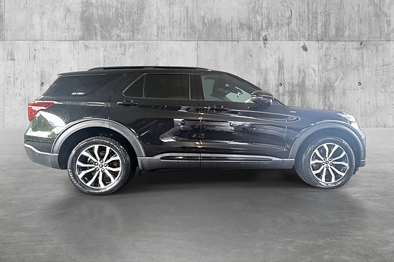 Ford Explorer 6 of 30