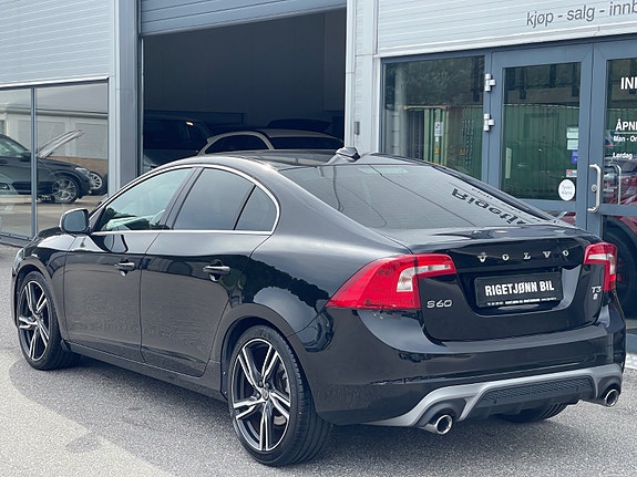 Volvo S60 8 of 30