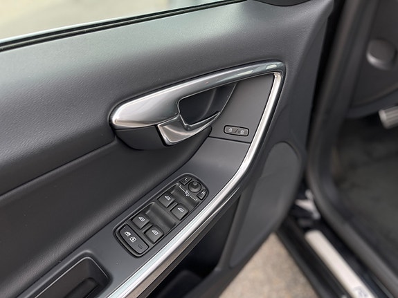 Volvo S60 16 of 30
