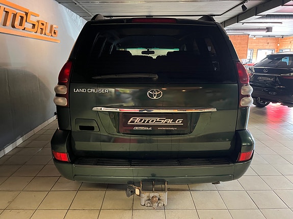 Toyota Land Cruiser 10 of 26