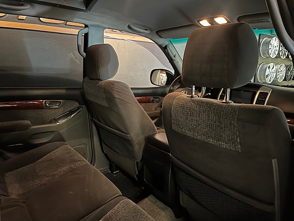Toyota Land Cruiser 21 of 26